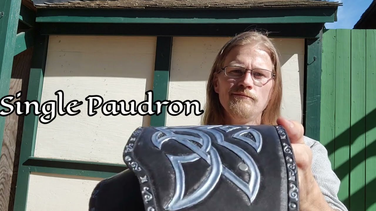 How to put on a Pauldron