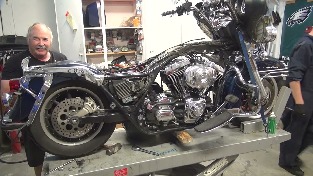 #105 2004 road turd topend trans rebuild rear belt change FLHT twincam touring harley tatro machine