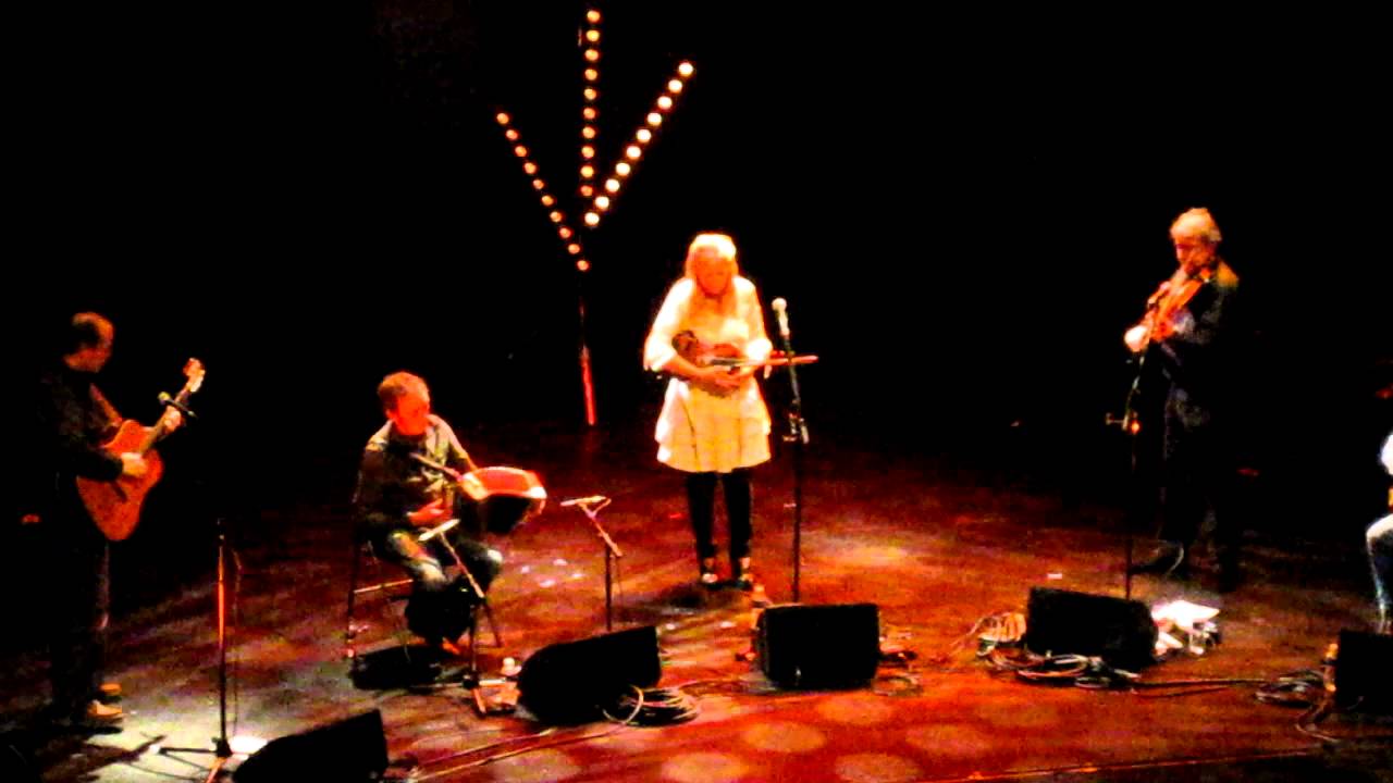 Altan 2012-05-15 Lyon 12 The Blackest Crow (2012) / 13 Gleanntáin Ghlas Ghaoth Dobhair (1997) 10.08