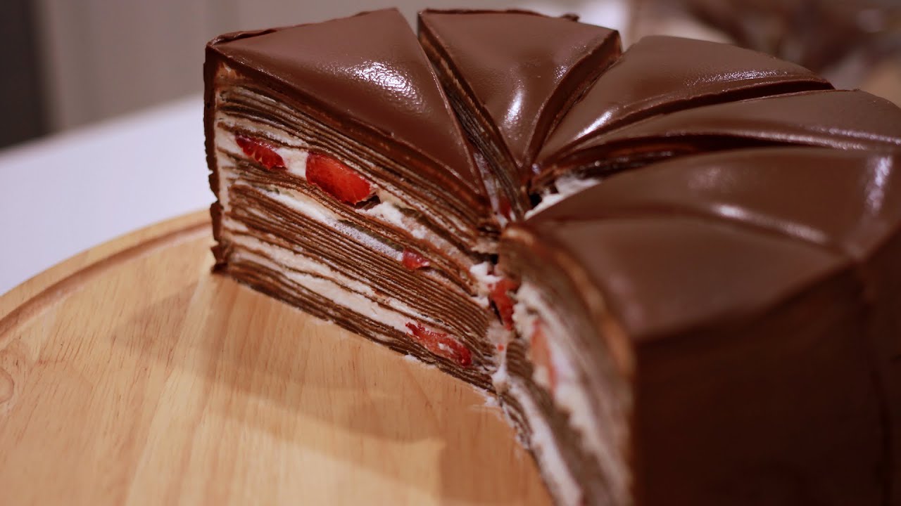 CHOCOLATE CREPE CAKE l ช็อคโกแลตเครปเค้ก สอดไส้สตรอว์เบอร์รี่สด อร่อยเข้มข้นค่ะ