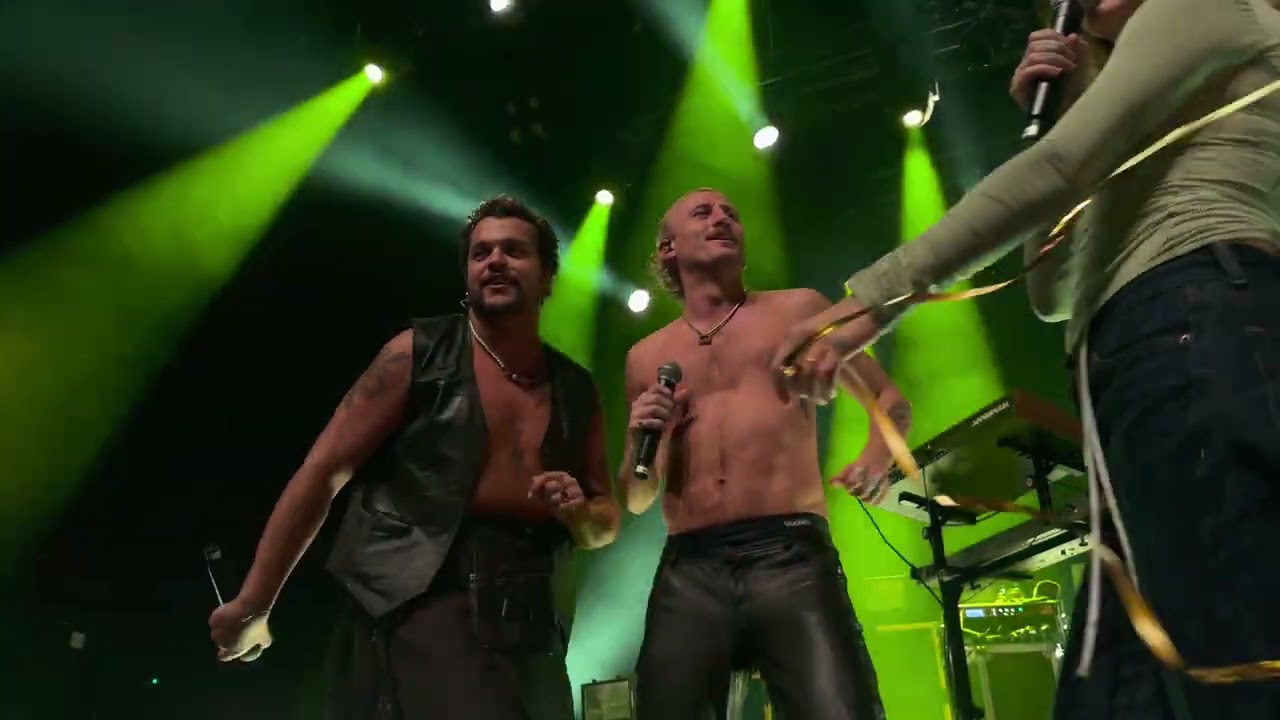 Goldband & Sophie Straat - Tweede Kamer [[Live at Podium Victorie Alkmaar 09-12-2022]]