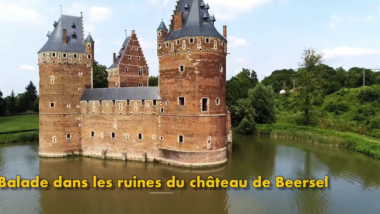 Balade dans les ruines du château de Beersel.