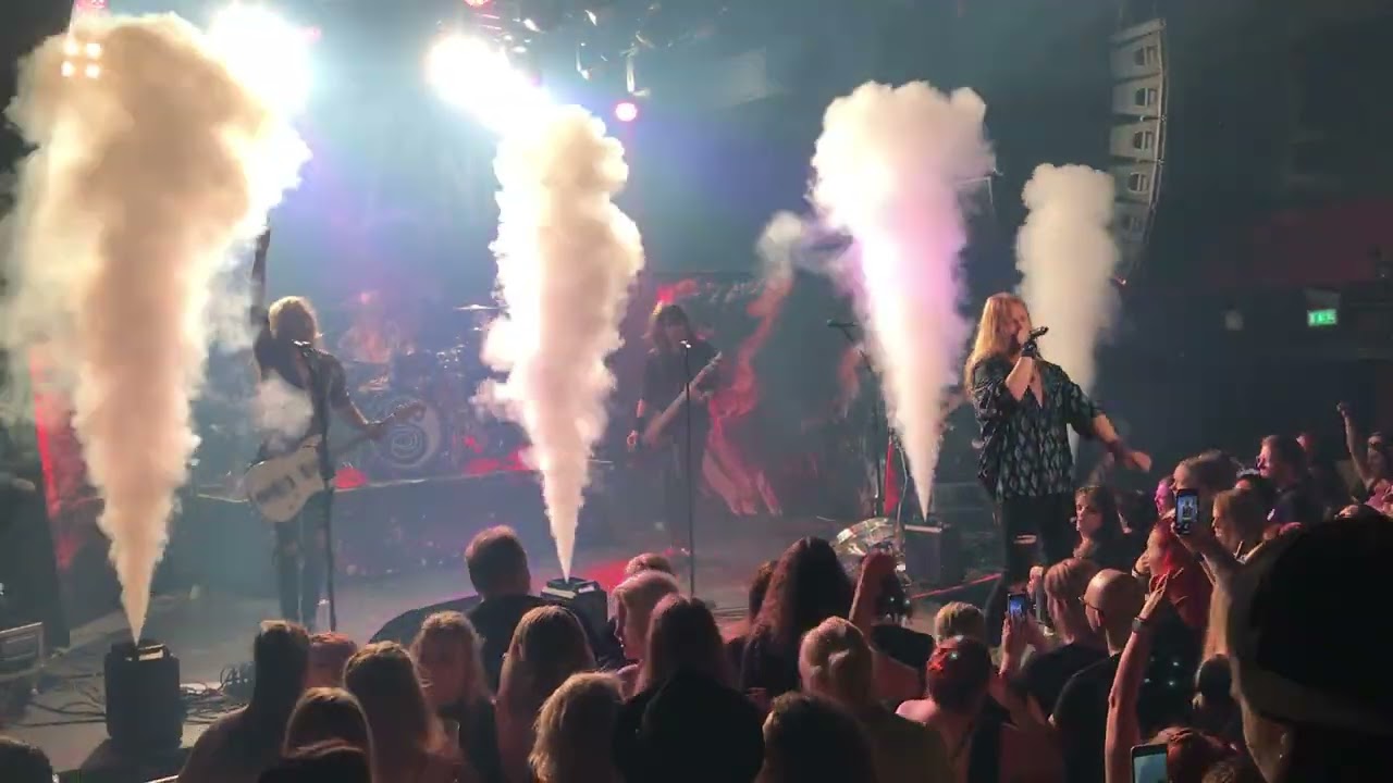 Shiraz Lane - Do You, live at Tavastia 19.8.22