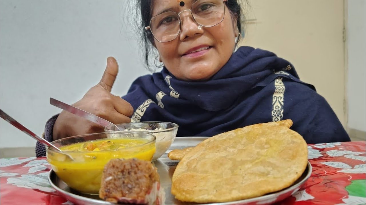 BIGBITES, EATING DALPURI, NOLEN GURER PAYES, ALU TOMATO SOBJI, DODA BORFI ||
