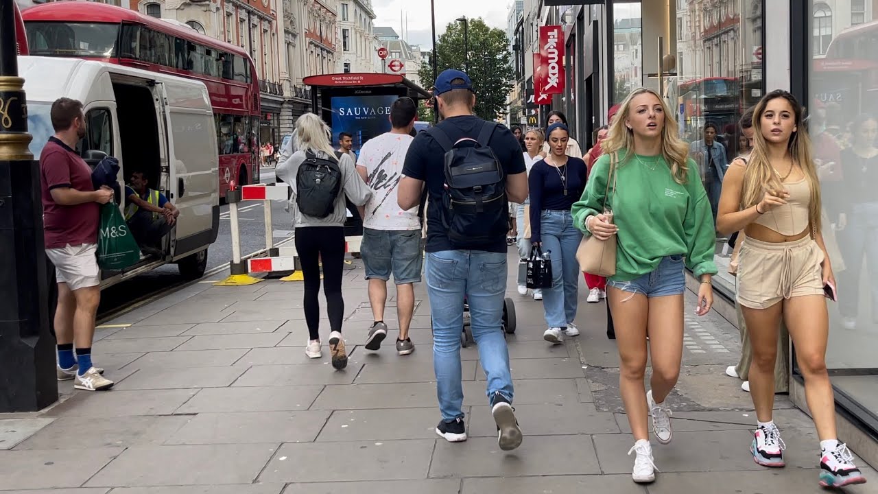 London England 🇬🇧 summer walk Oxford street to Piccadilly 26/08/2021