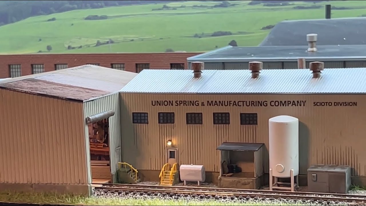 Завершение строительства нового и улучшенного здания Union Spring.