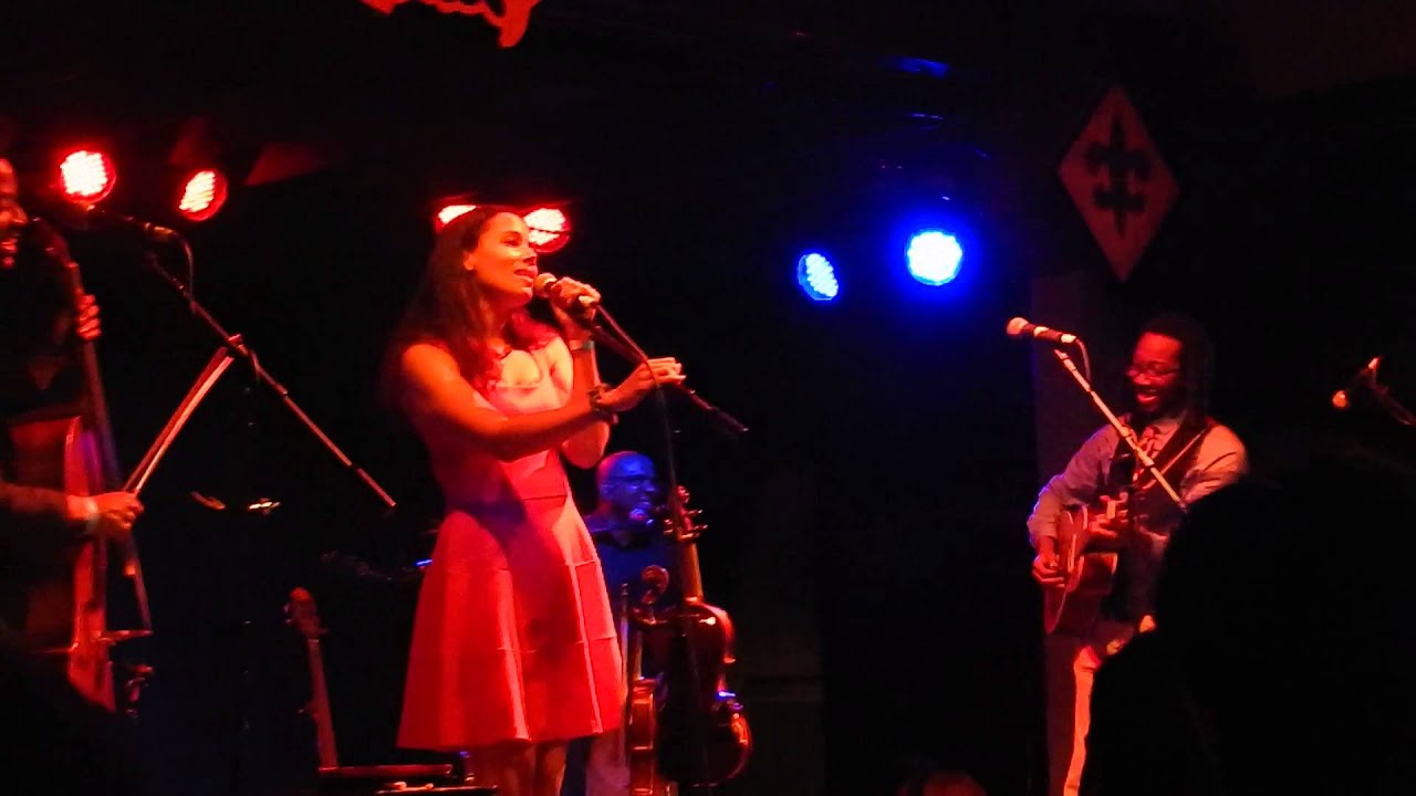 Carolina Chocolate Drops - Please Don't Let Me You Love Me (Hank Williams cover)