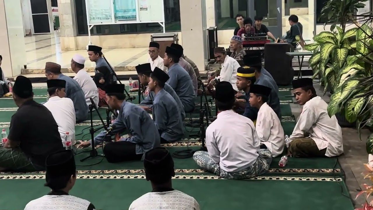 Kegiatan rutin tiap bulan santunan anak yatim piatu masjid tegal urung indramayu