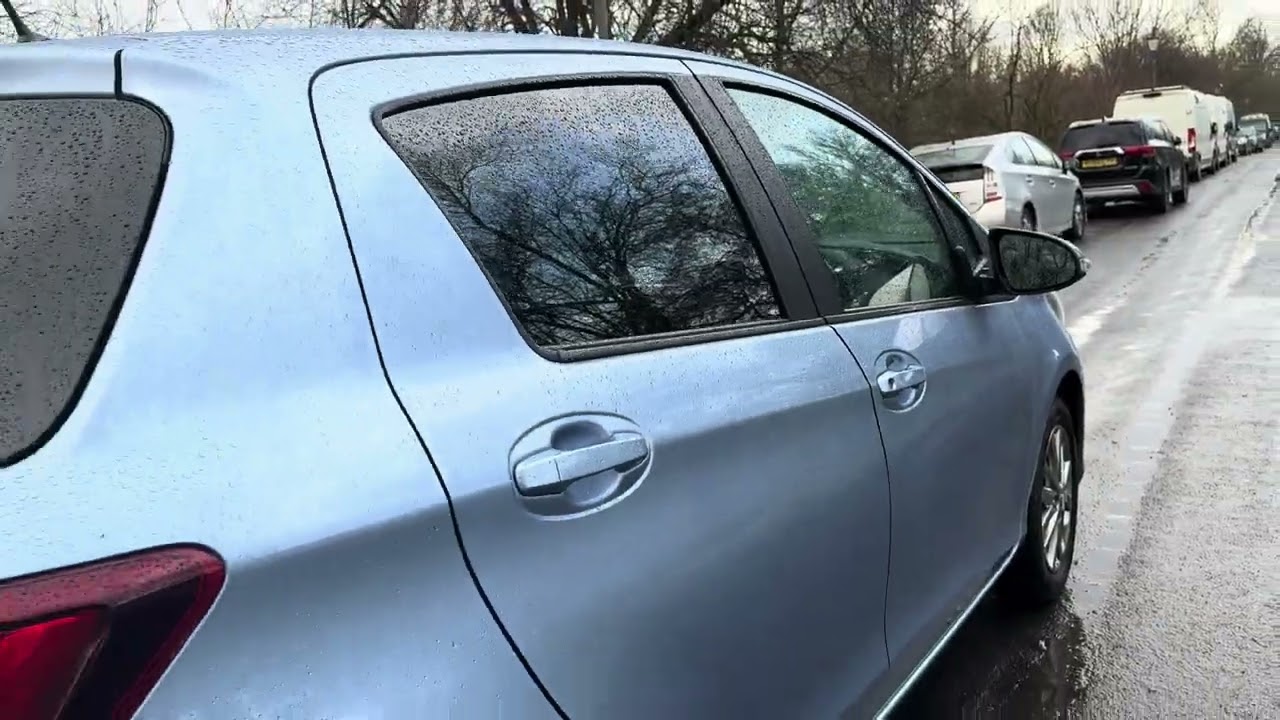TOYOTA YARIS MANUAL @ NEWLANDS MOTOR CO LTD MITCHAM CR4