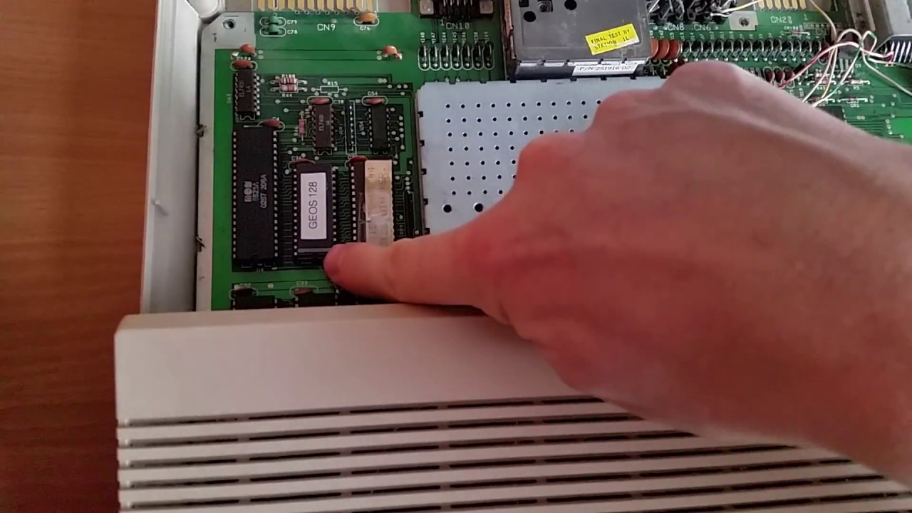 Booting GEOS 128 with GEOS Function ROM on a Commodore 128 (2017)