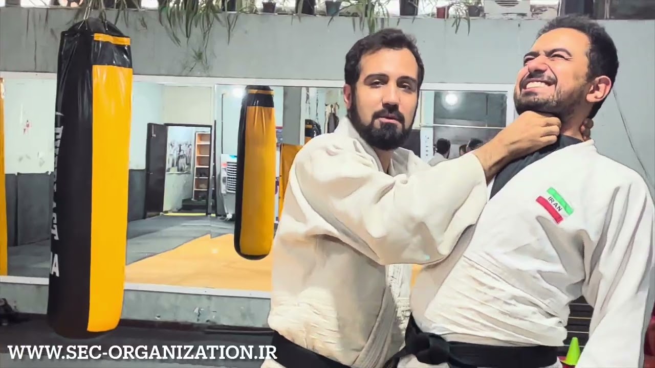 	آموزش خفه کردن از جلو - دفاع شخصی خیابانی
