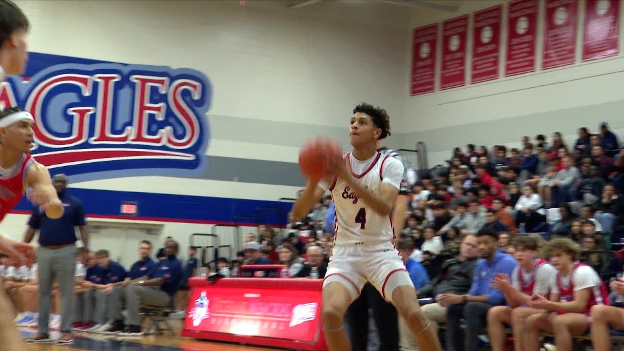 Veterans Memorial holds off Gregory-Portland 87-84 in first meeting of 2024-25
