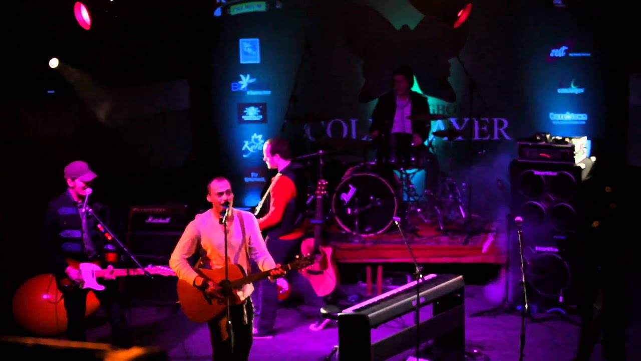 Coldplayer - Yellow (Live in Bangalore, India) 030411