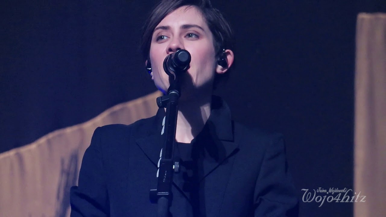 6/23 Tegan & Sara - Sara Fights a Bouncer @ Moore Theatre, Seattle, WA 10/27/17