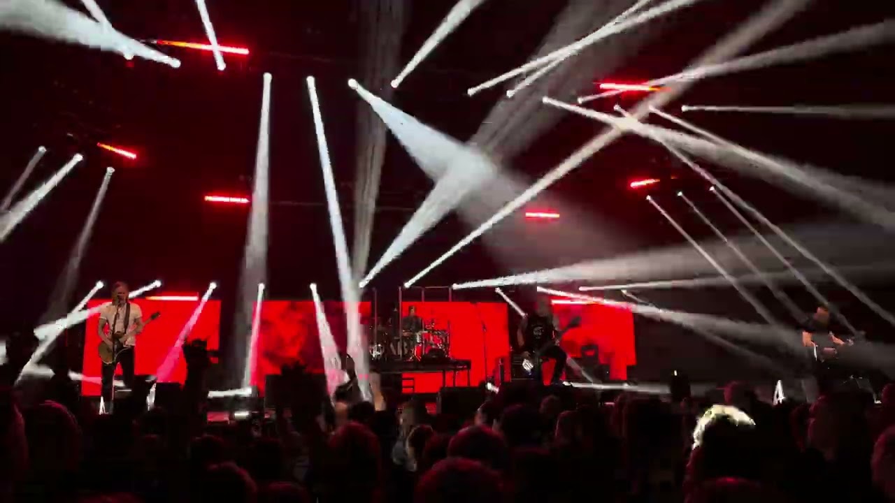 Alter Bridge - What Lies Within @ Helsinki Icehall 22-01-26