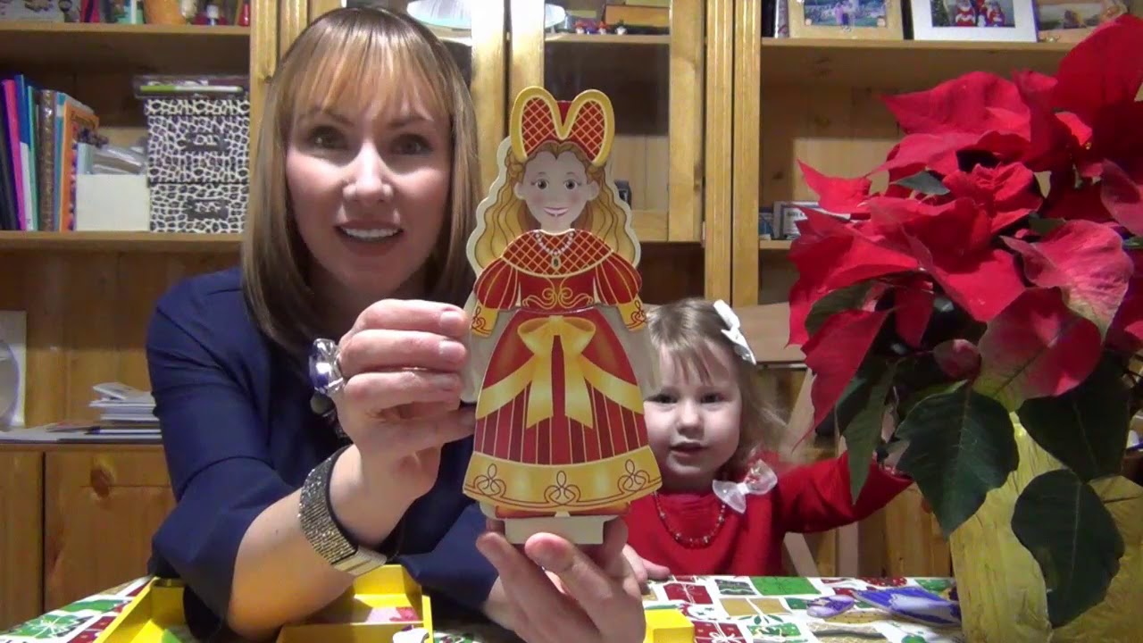 Dress up a doll, learning colors in English and Russian. Одеваем куклу и учим цвета на английском.