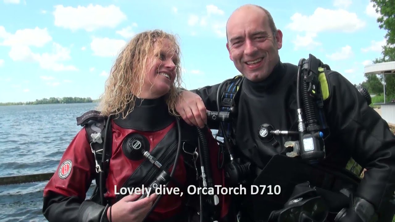 Testing the OrcaTorch D710 dive light