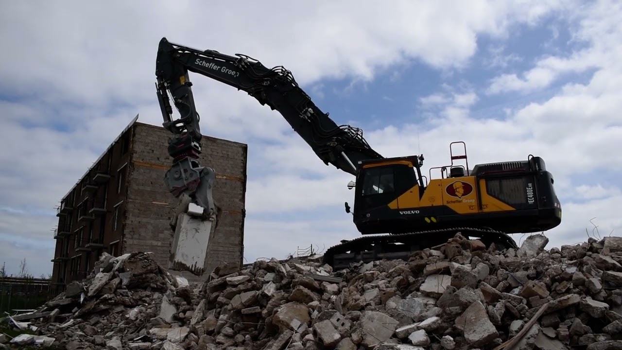 Volvo EC 480E HR demolition excavator with Demarec MQP-60 Multi-Quick Processor - Scheffer Groep