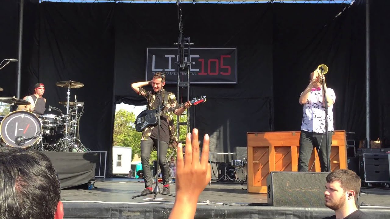 twenty one pilots - No Woman No Cry/Ride live in Mountain View