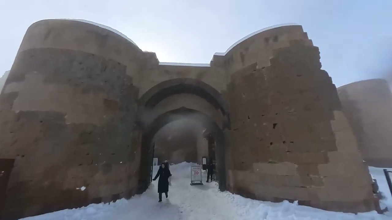 KARS ANİ HARABELERİNİ GEZDİK GÖRDÜK. 🙏👋