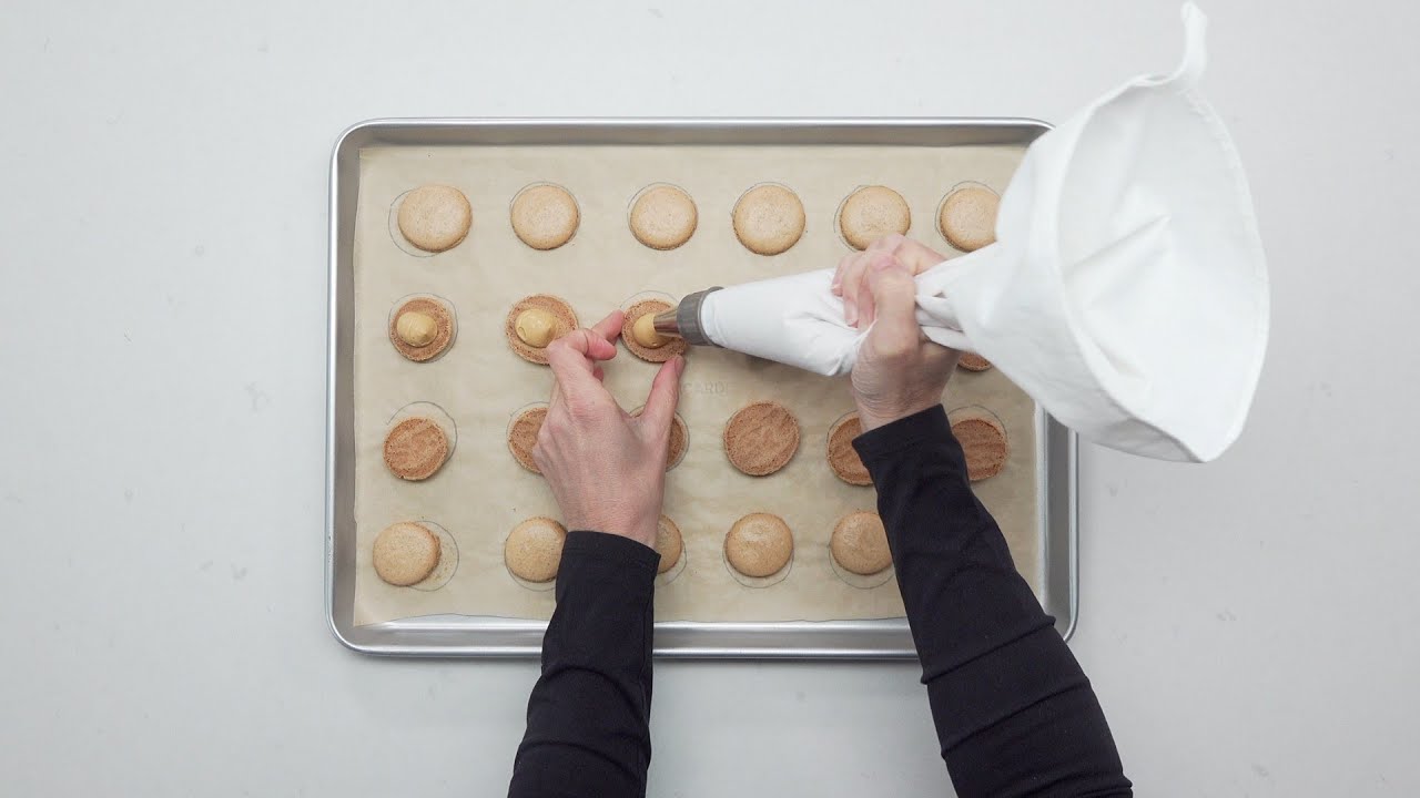 Macarons au café et au caramel | Ricardo Cuisine