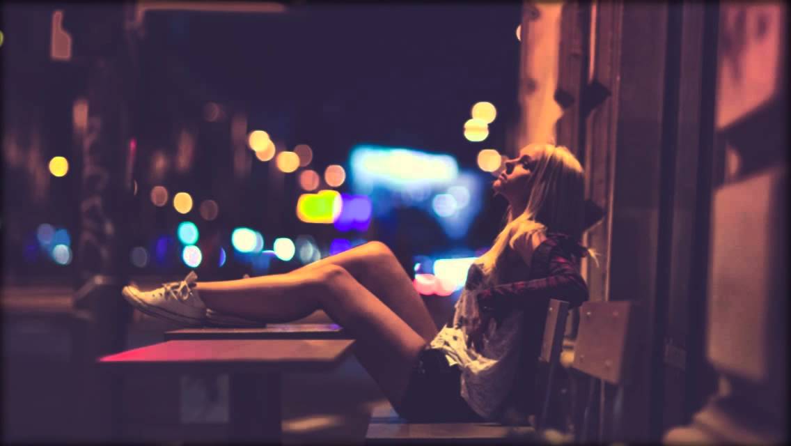 ● Gareth Emery feat. Roxanne Emery - Too Dark Tonight ● HQ ♪