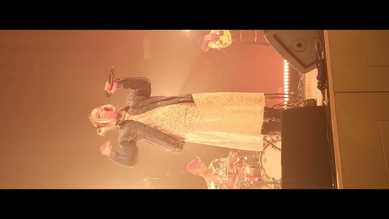 Halestorm Belfast 3/5/22 I Am The Fire Acoustic Ulster Hall