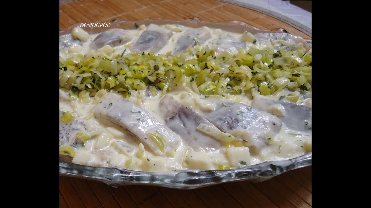 Śledzie w sosie porowo-czosnkowym