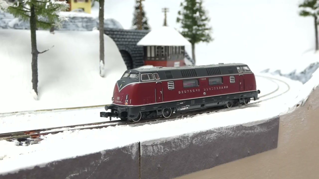 Wintermodellbahn Spur N, Lokwechsel am Bahnhof Engelsroth