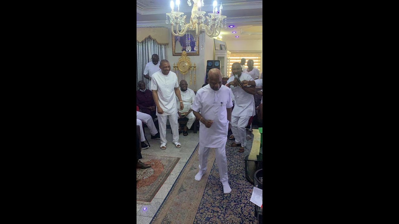 Prince Arthur Eze (Ozoigbondu) - Best Dance Steps Back To Back