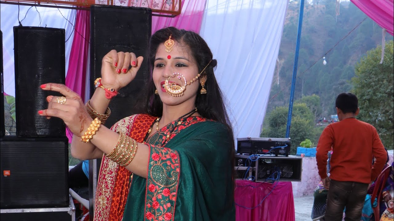 पहाड़ी महिला संगीत ||  दी का खूबसूरत डांस Kumauni Wedding