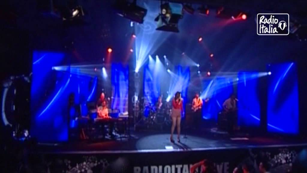 Annalisa Scarrone - Alice e il blu 2013 a RadioItaliaLive