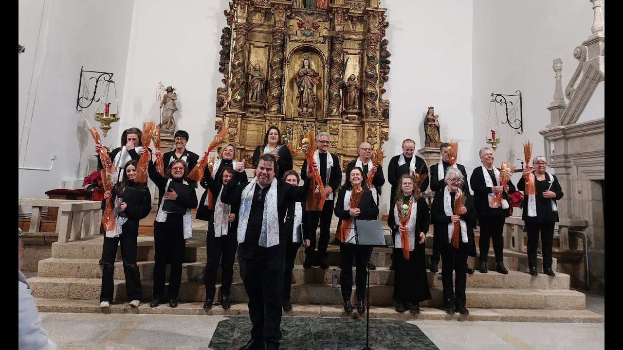 Coral mirobrigense Renacer en concierto navideño en Martiago