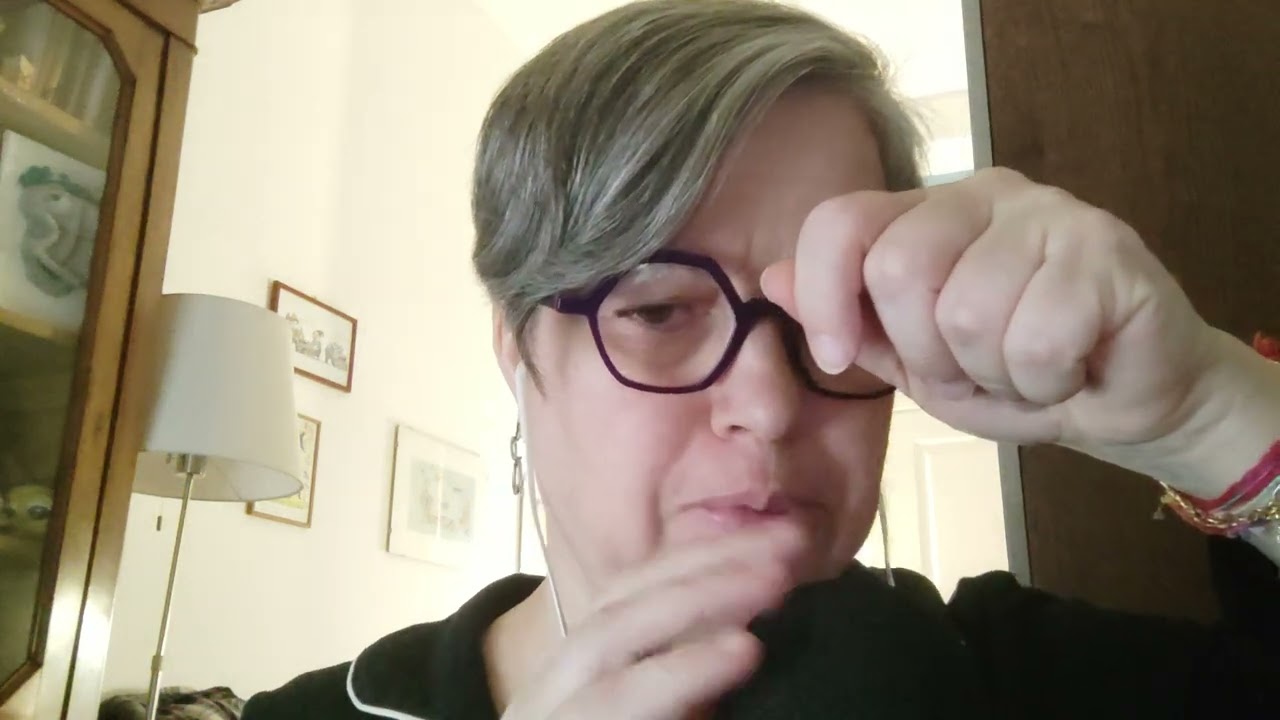 Asmr- taglio capelli per Cristina
