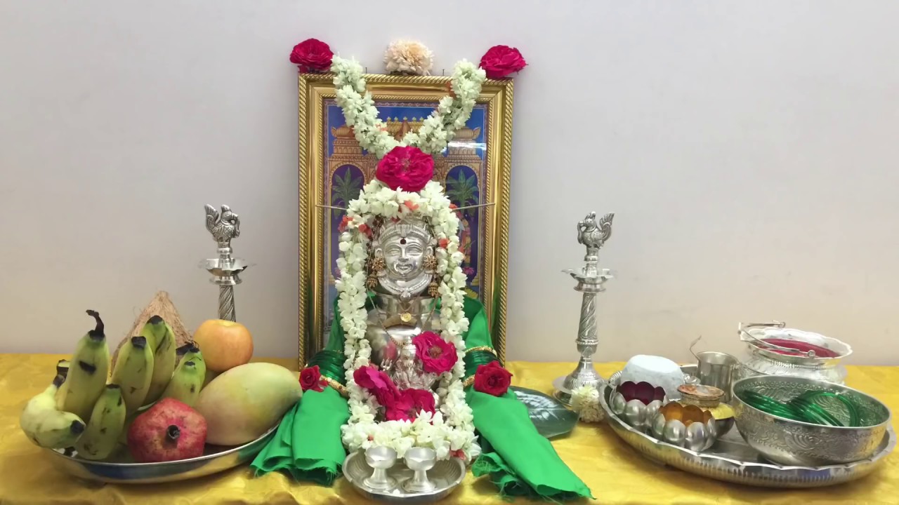 Simple Varamahalakshmi Pooja Vidhana | ಸಿಂಪ್ಪಲಾಗಿ ಬ್ಲೌಸ್ ಪೀಸ್ ಇಂದ ವರಮಹಾಲಕ್ಷ್ಮಿ ಪೂಜೆ ಮಾಡಿ |sub titles
