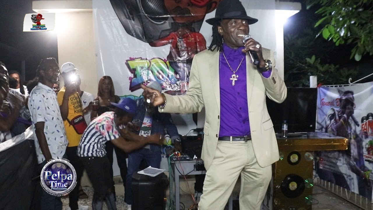 JUNIOR DEMUS buss them head, Police forward AT BOOM BOX FRIDAYS
