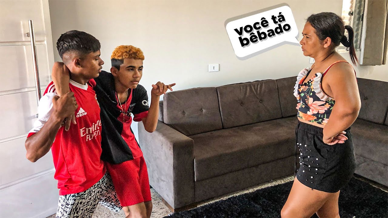 O BRUTINHO SE FINGIU DE BEBADO PARA SUA MÃE!