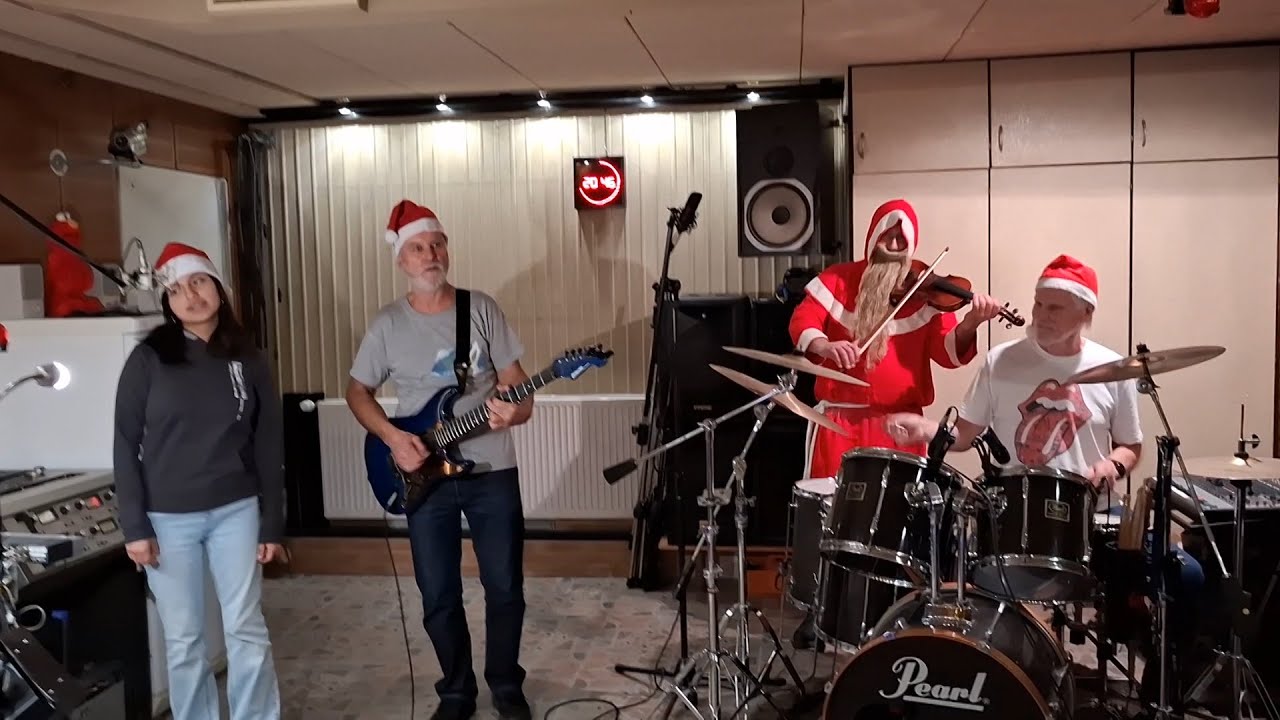 Weihnachtsgrüße aus dem applestudio 2025 - If We Make It Through December