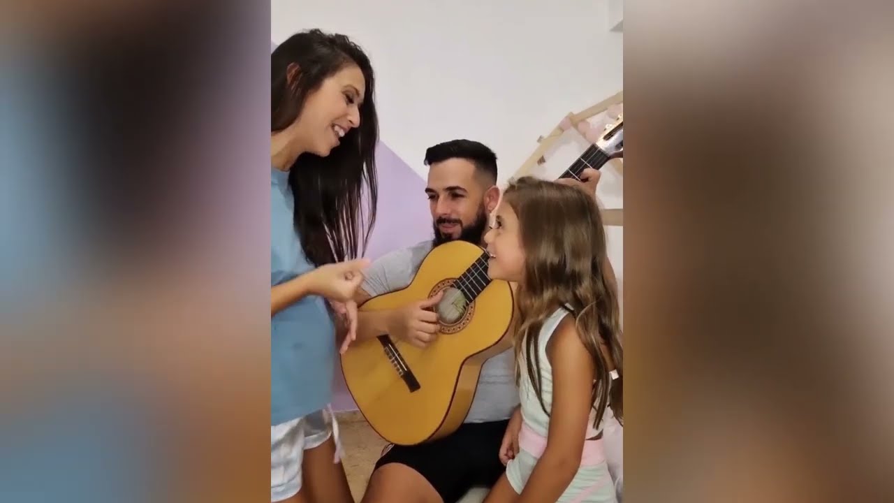 RUBÍ y MARÍA cantando “ROMEO” de la FLAKA