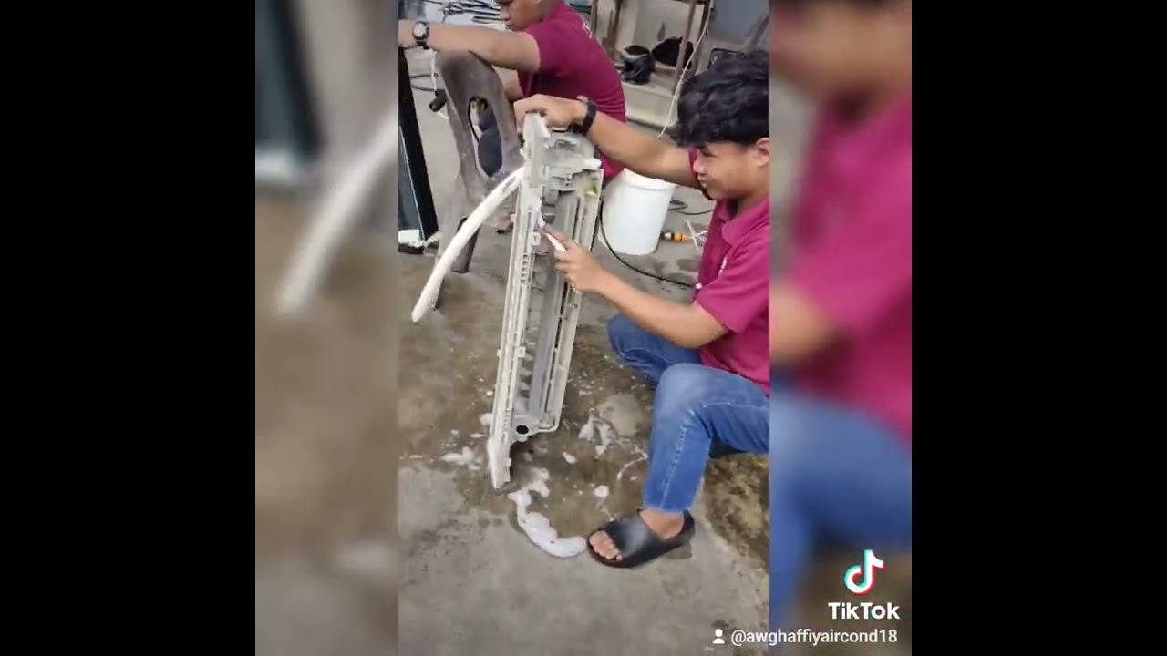 📌Petron Padungan Job:servis overhoul  4 set #awghaffiyaircond #airconditioning #wiring 