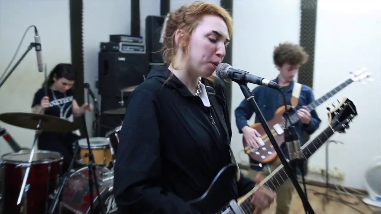 פרויקט פאנק נשי: Deaf Chonky - Frontline | רעש מגזין מוסיקה