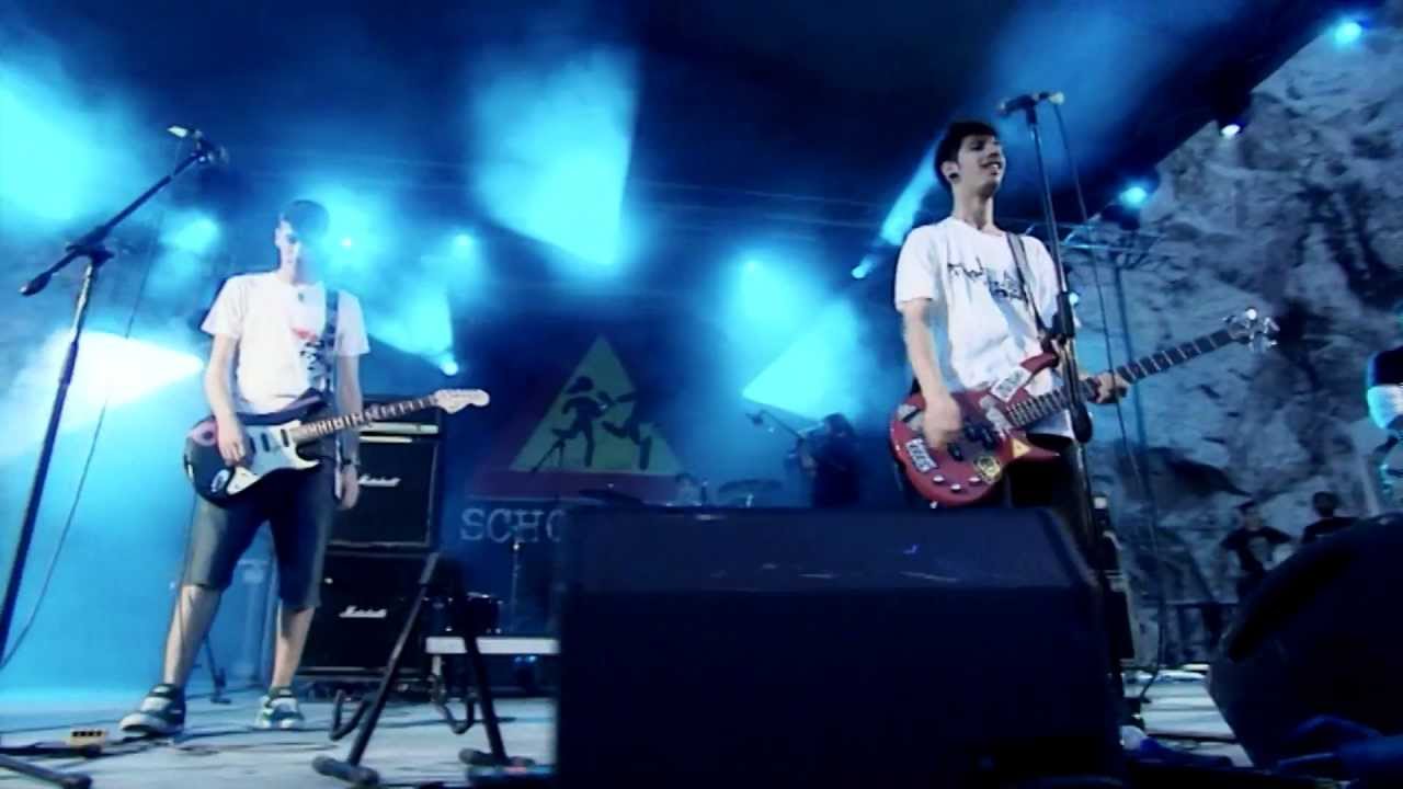 Ramona Betrayed Us - Am I crazy? LIVE @ SCHOOLWAVE 2012 (HD)