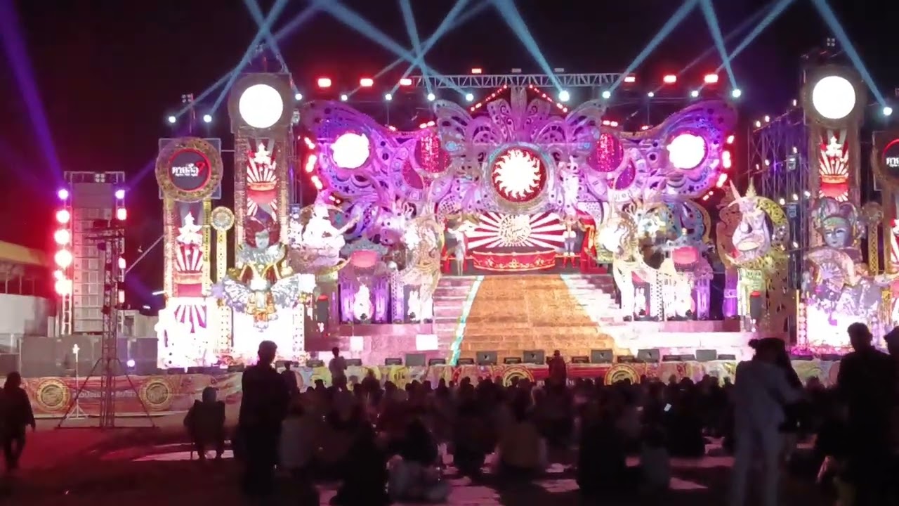 บรรยากาศหน้างานคืนนี้พบกับสาวน้อยลำเพลินโชว์