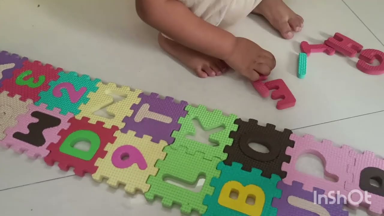 Ayaan is playing with A to Z alphabets and 1to9 numbers mat in school 🎒🏫 | alphabet and number mat 