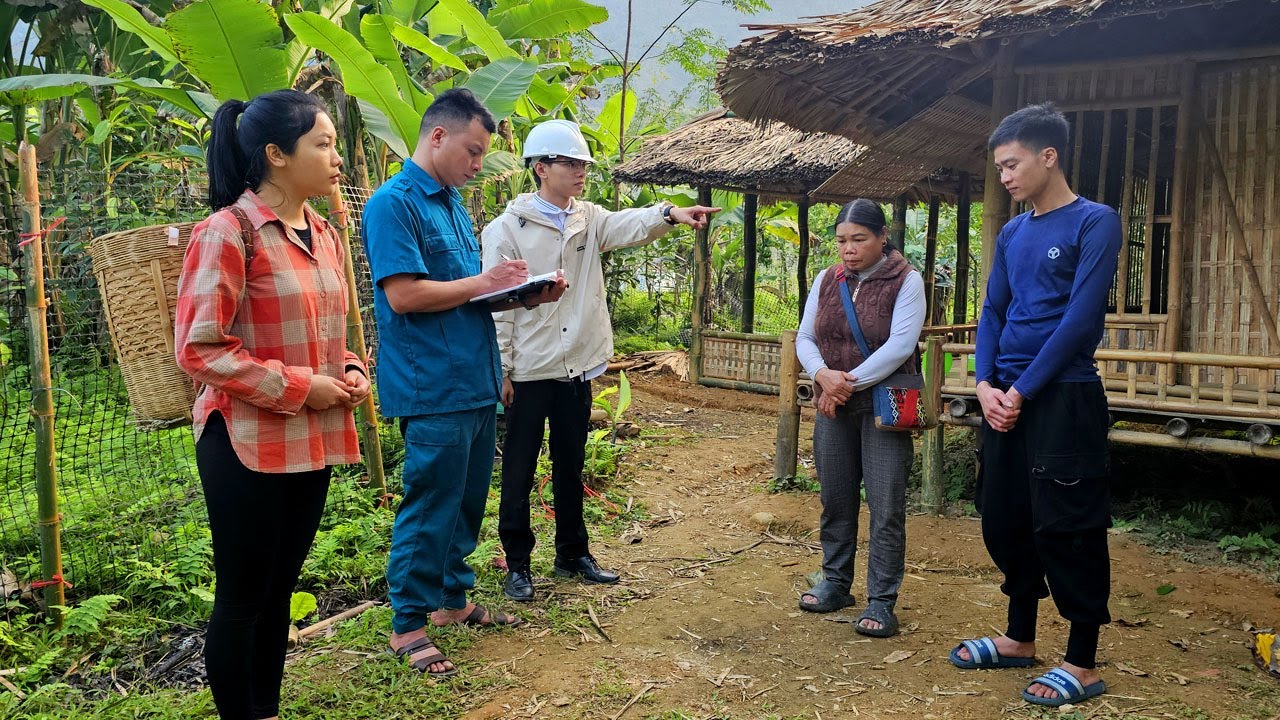 The engineer and the poor girl had to call the police for intervention - Ly Tieu Phuong