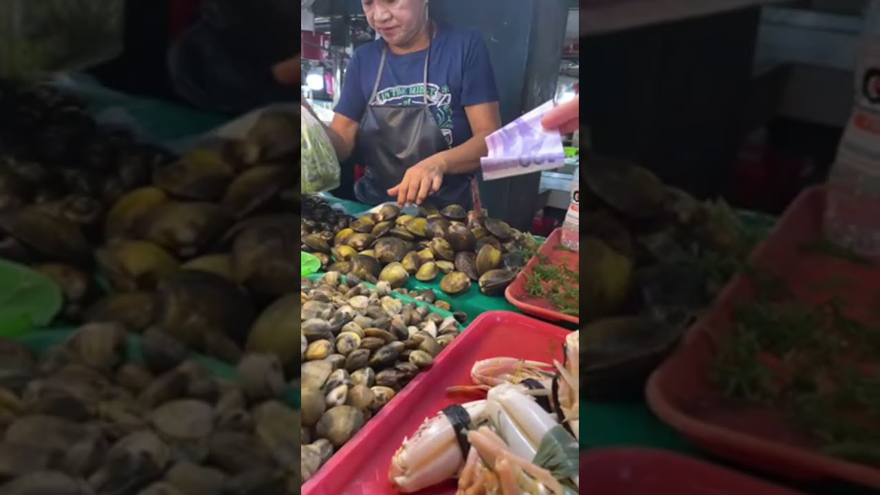 Shopping seafoods at Wet market in the Philippines 