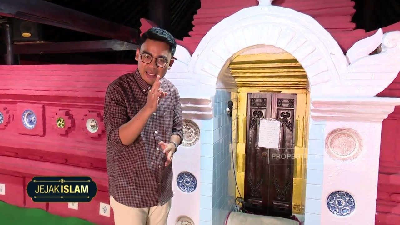 Jejak Islam Masjid Merah Panjunan Cirebon