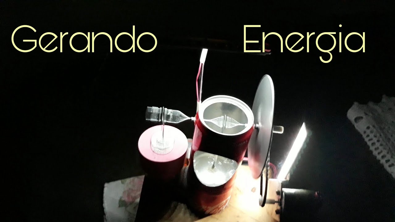 Motor stirling de latinha gerando energia