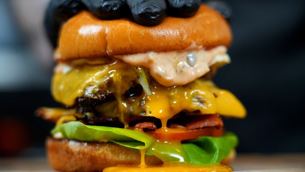 How To Make The Perfect Cheeseburger | Double Bacon Cheeseburger Recipe
