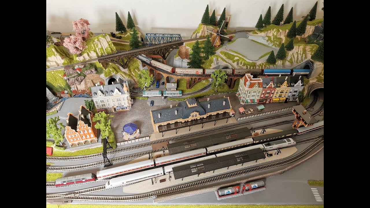 train électrique  NOCH Baden-Baden #18 modelisme / NSCALE  réseau de trains miniatures à l'échelle N